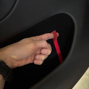 Hovedbilde N&oslash;d&aring;pnere for Tesla Model 3 & Model Y - 2-pakning